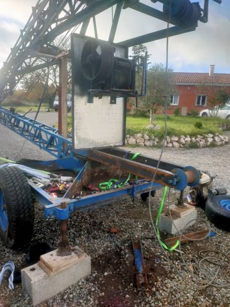 Réparation d'une grue sapine